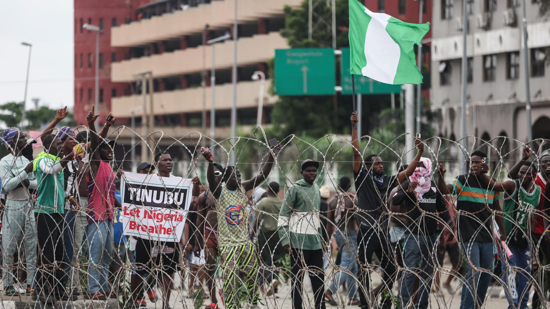 Nigeria in Crisis: Enough of Politicians, Where are the Statesmen?